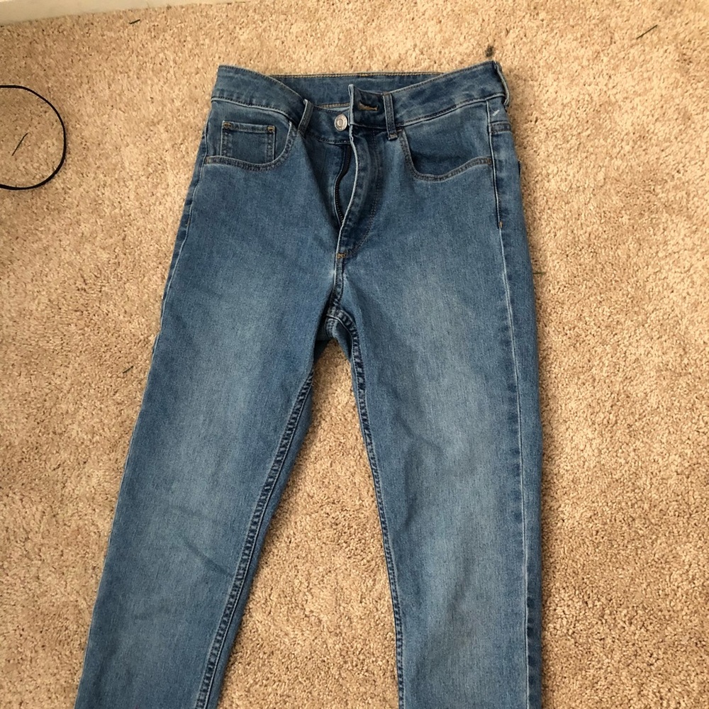 Medium wash skinny jeans